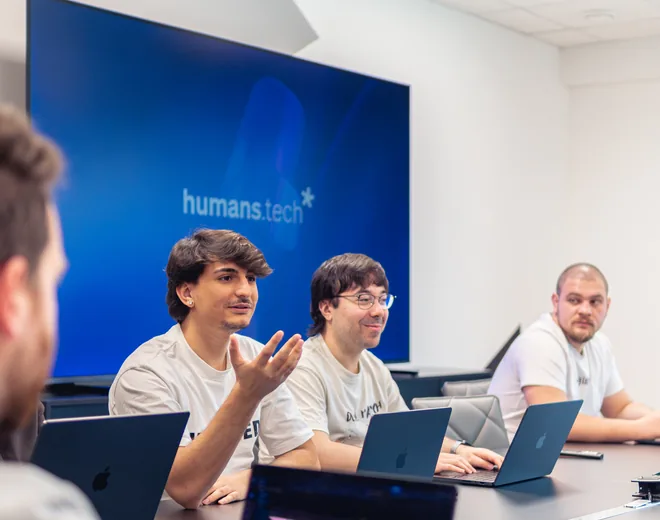Il team humans.tech al lavoro